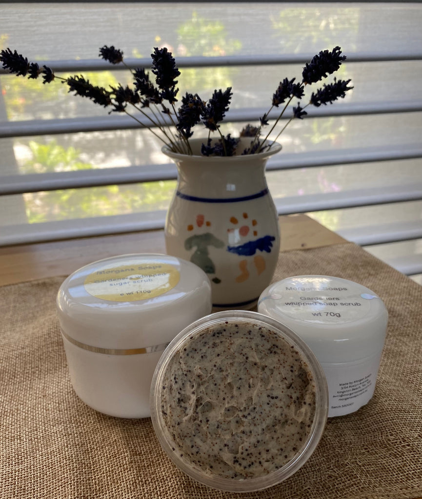 Gardeners Foaming Scrub (small)